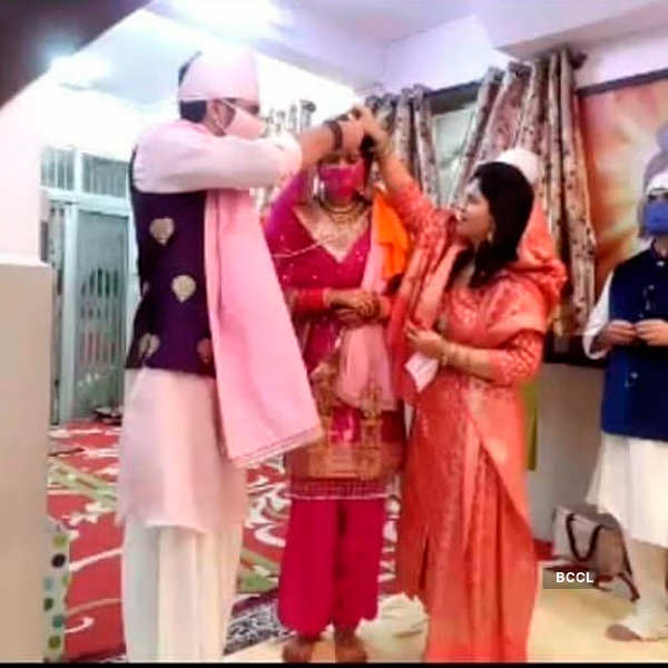 Inside pictures from Sasural Simar Ka actor Manish Raisinghan's wedding ceremony