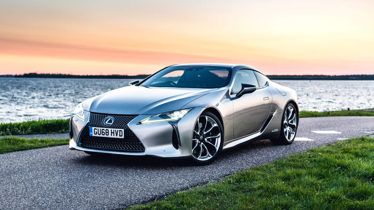 Lexus LM 300h 2020