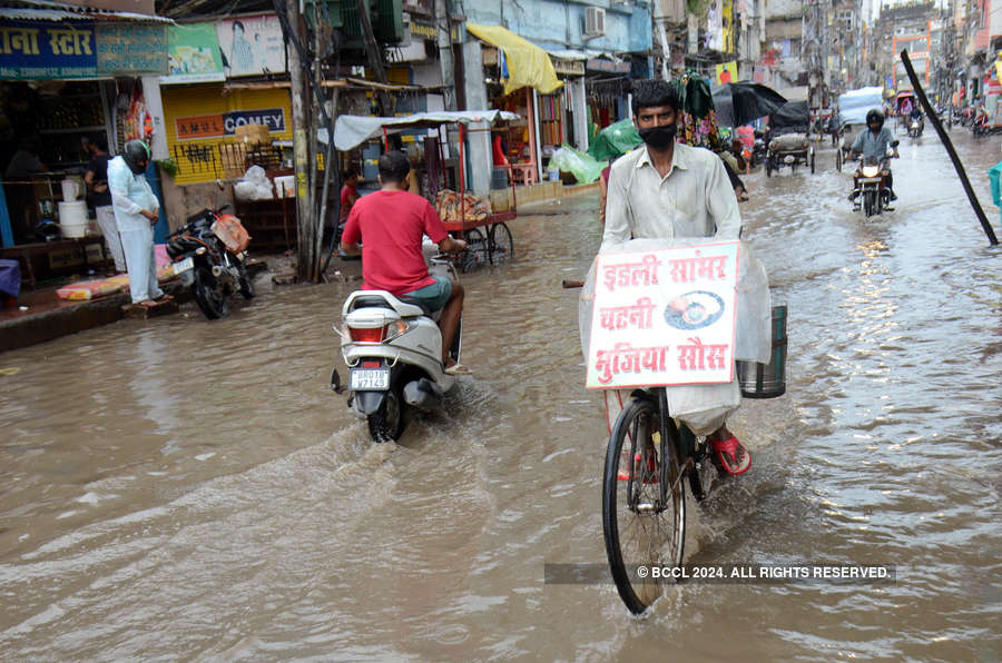 Massive rains hit normal life in Patna