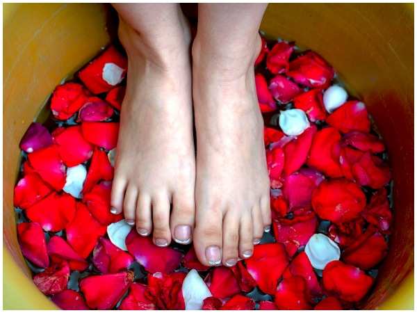 3 Foot Soaks To Get Rid Of Smelly Feet In The Monsoon Times Of India