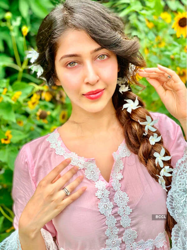 <BR> is turning heads with her bewitching pictures <BR> is turning heads with her bewitching pictures