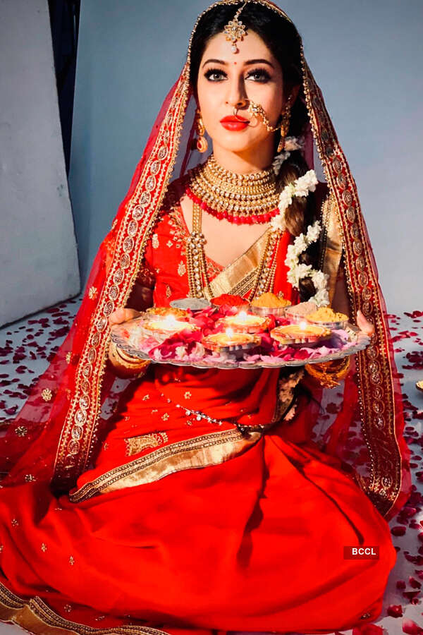 <BR> is turning heads with her bewitching pictures <BR> is turning heads with her bewitching pictures