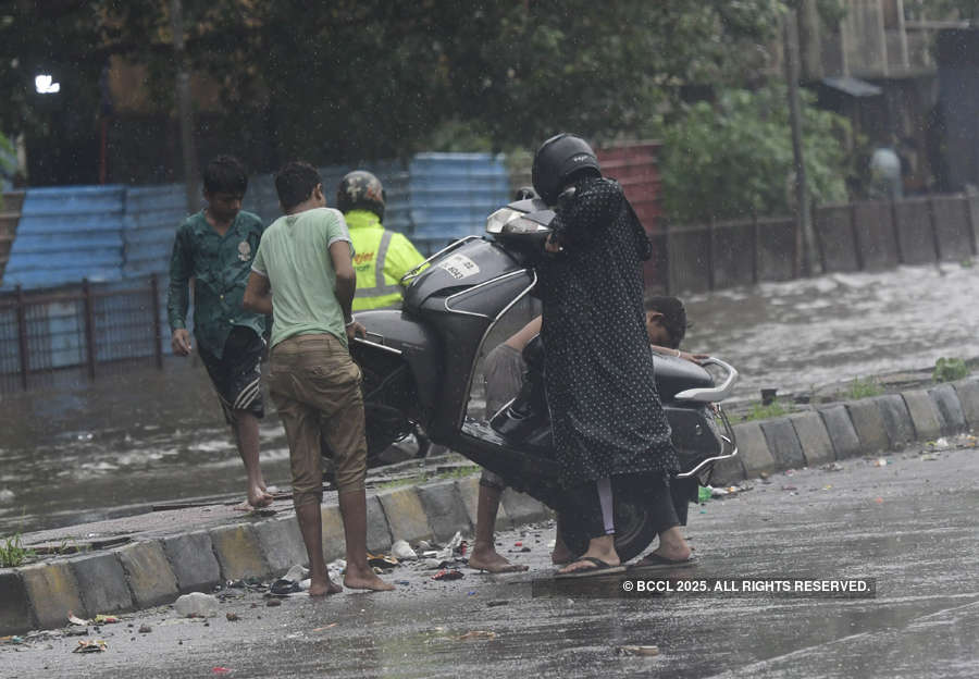 These pictures show how incessant rain disrupted normal life in Mumbai