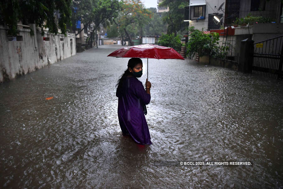 These pictures show how incessant rain disrupted normal life in Mumbai