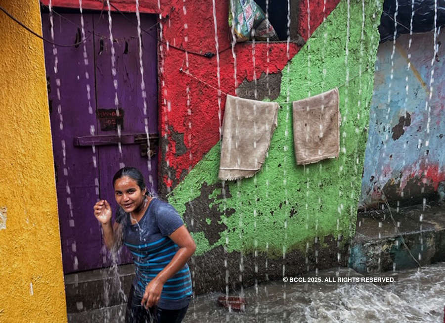 These pictures show how incessant rain disrupted normal life in Mumbai