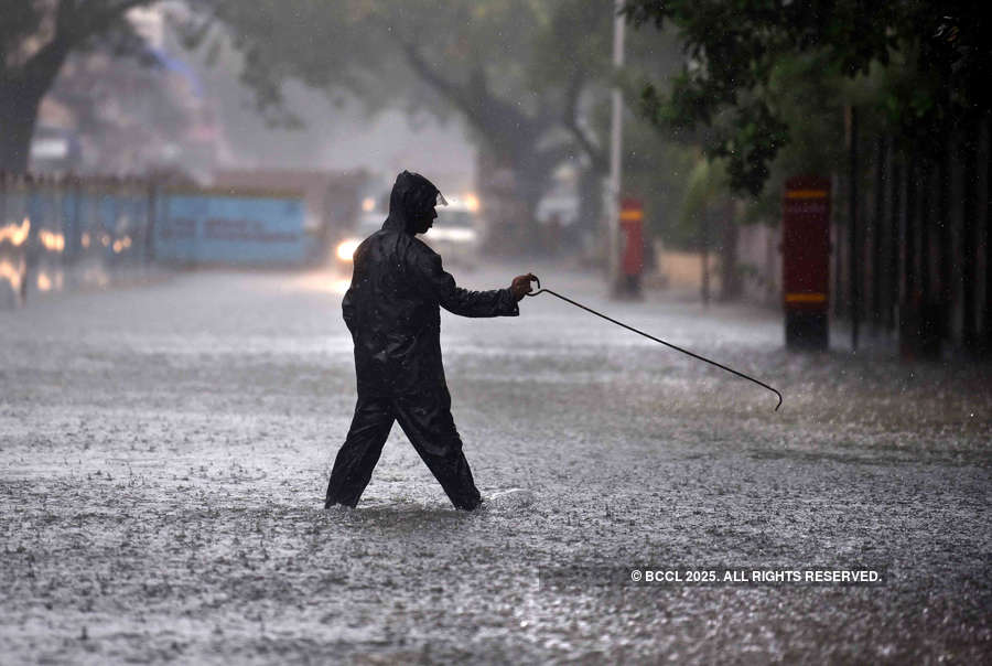 These pictures show how incessant rain disrupted normal life in Mumbai