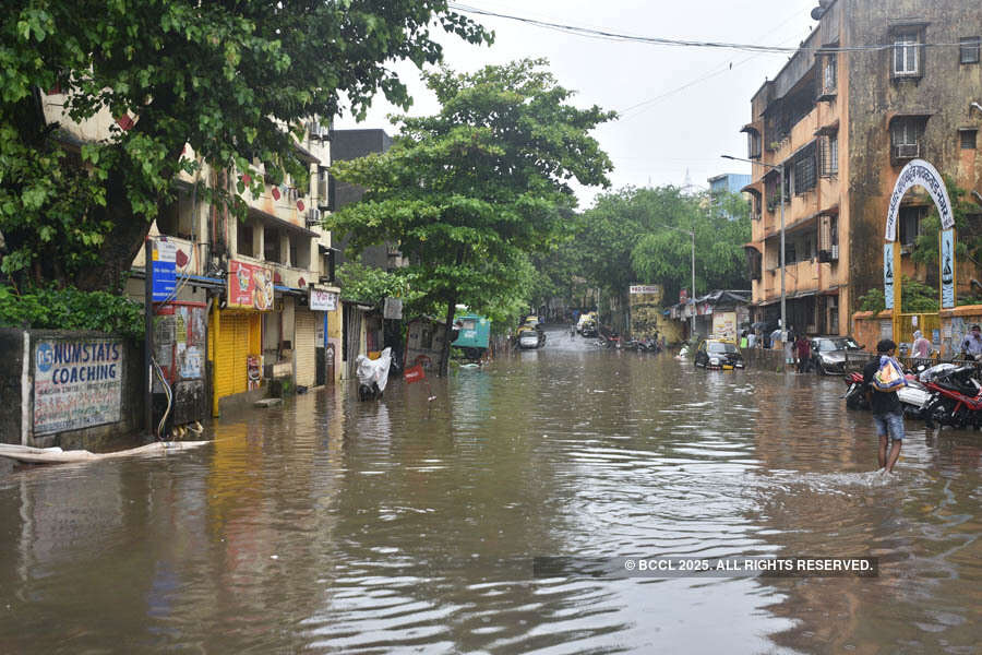 These pictures show how incessant rain disrupted normal life in Mumbai