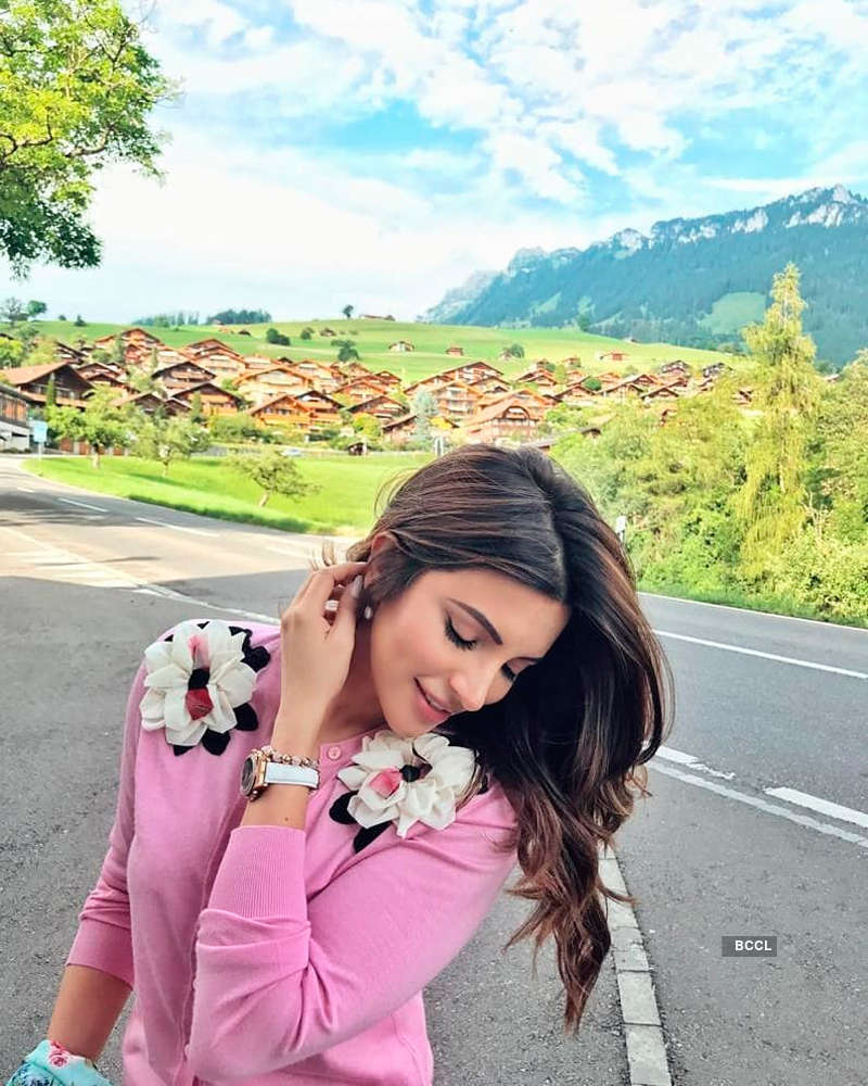 TV actress Shama Sikander's gorgeous photos shake up the internet