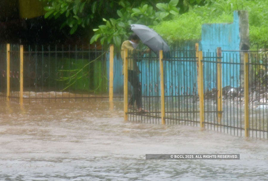 These pictures show how incessant rain disrupted normal life in Mumbai