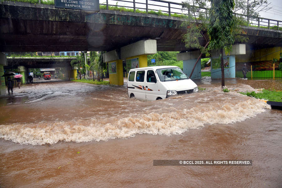 These pictures show how incessant rain disrupted normal life in Mumbai