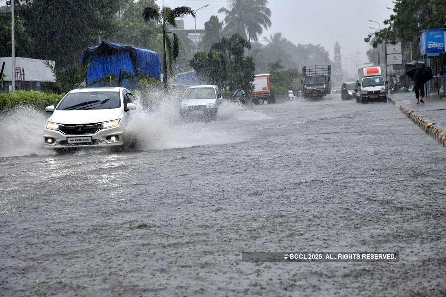 These pictures show how incessant rain disrupted normal life in Mumbai