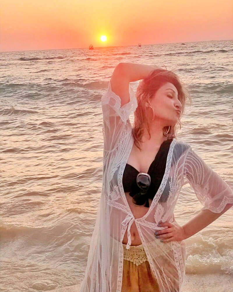 Kasautii Zindagii Kay 명성 Urvashi Dholakia는 전혀 노화되지 않는 것 같습니다.