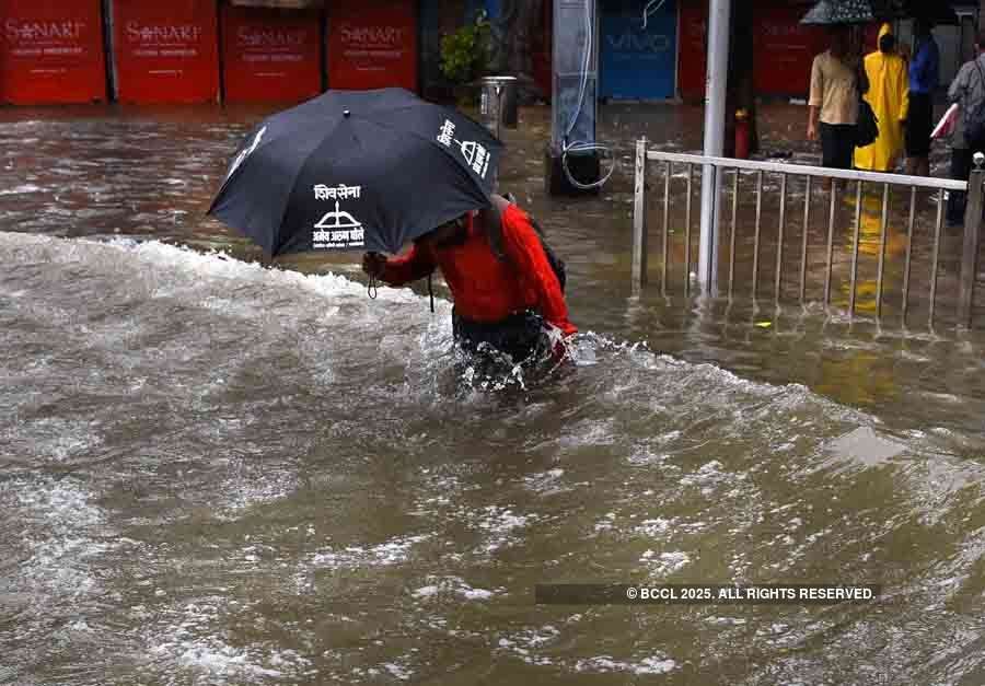 Heavy rain disrupts normal life in Mumbai