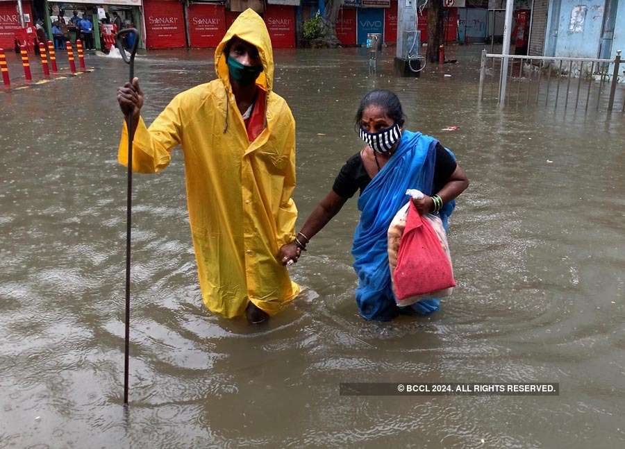 Heavy rain disrupts normal life in Mumbai