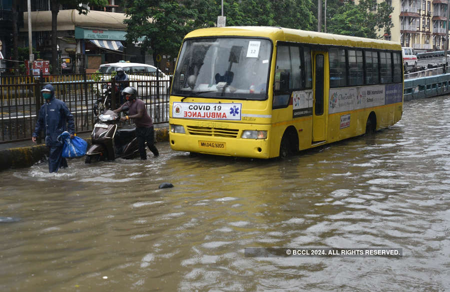 Heavy Rain Disrupts Normal Life In Mumbai Photogallery - ETimes