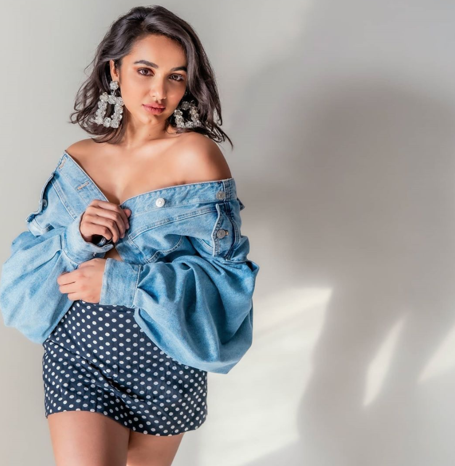 Tejaswi Madivada is creating new waves on the net with her photoshoots
