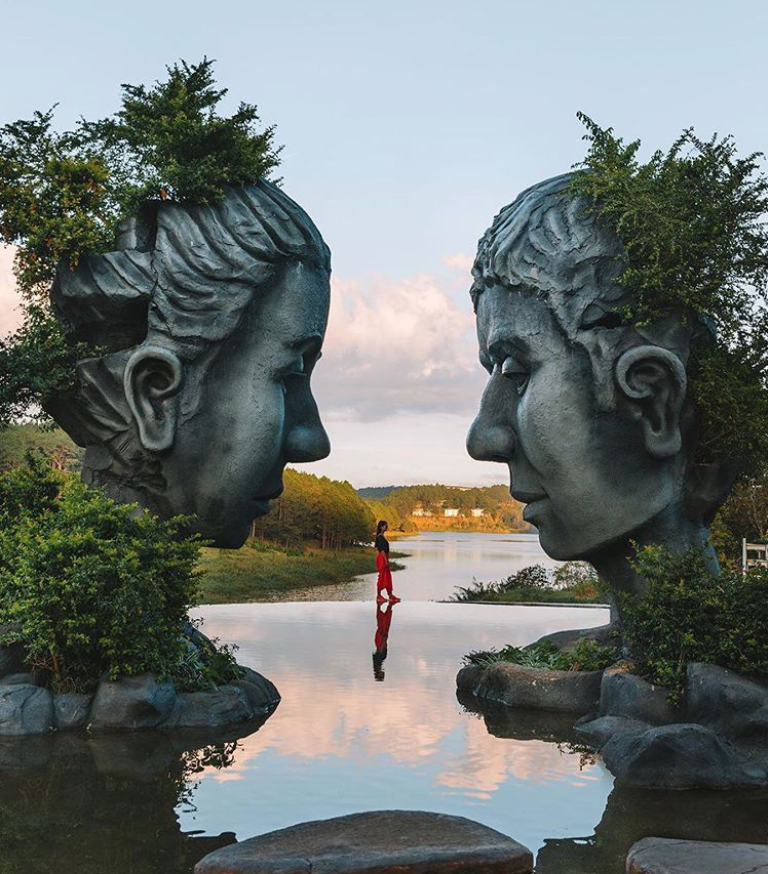 Gorgeous girls around the world who can give you serious travel goals...​