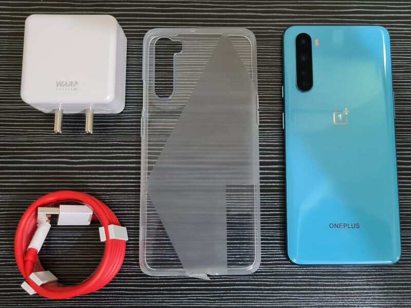 There’s a dual selfie camera in the front with 32MP and 8MP sensors