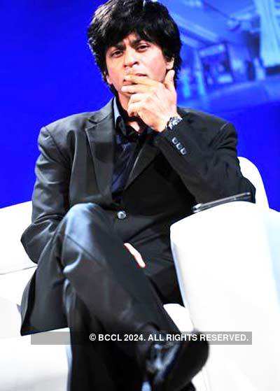 SRK @ mobile launch