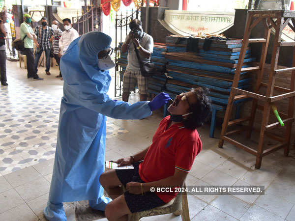 Coronavirus: Health workers conduct door-to-door screening in Mumbai