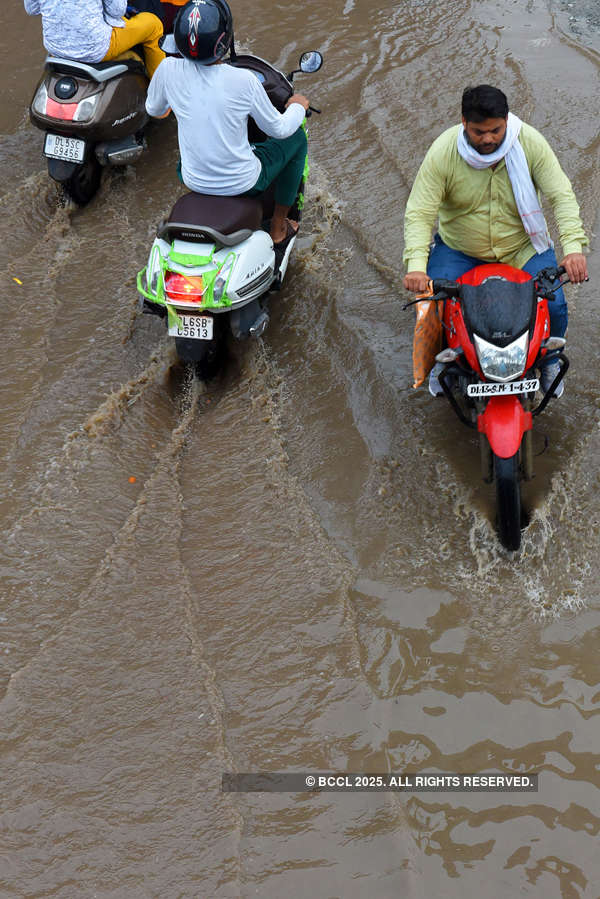 Heavy Rainfall Causes Waterlogging In Several Areas Of Dehli - Photogallery