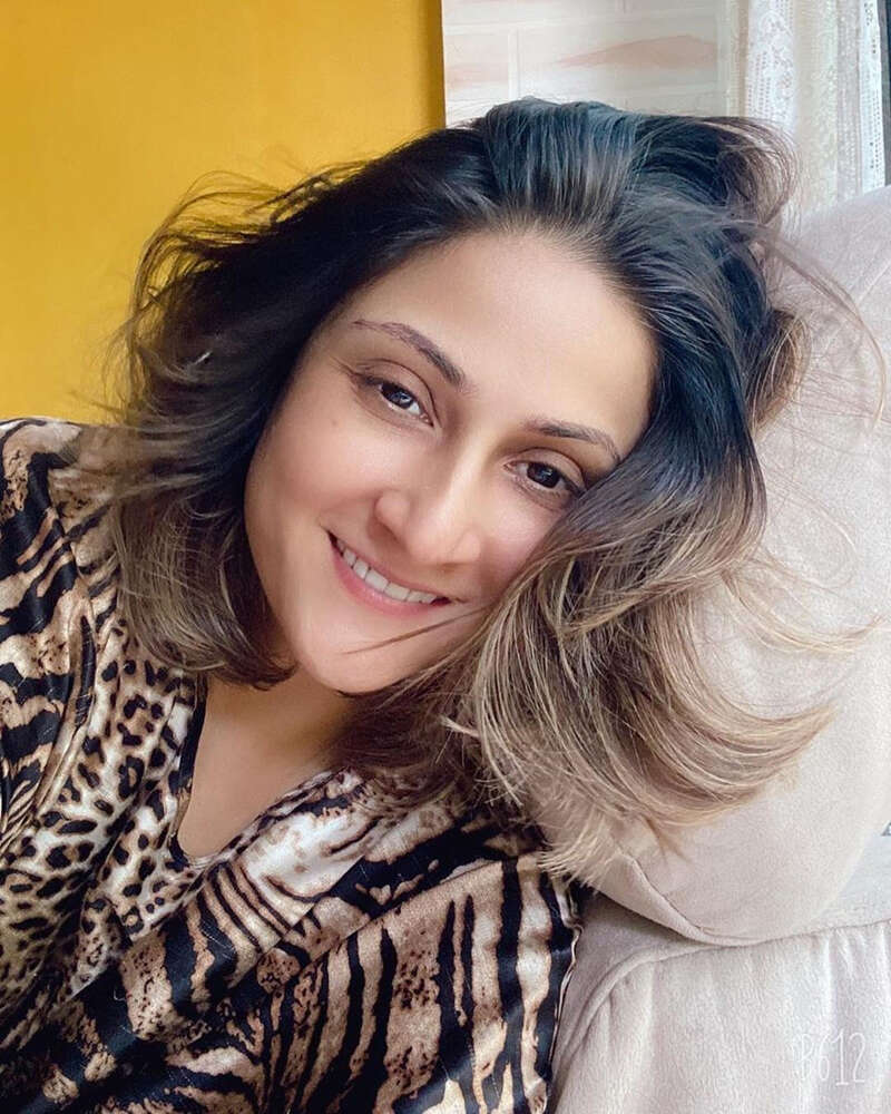 Kasautii Zindagii Kay 명성 Urvashi Dholakia는 전혀 노화되지 않는 것 같습니다.