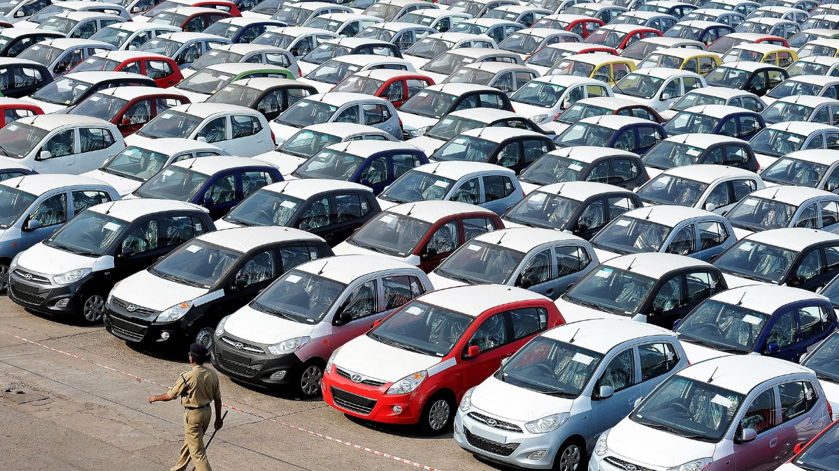 Автомобиле маркет. Market in the car. How many cars.