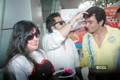 Mika, Raja & Dolly celebrate 'Holi'