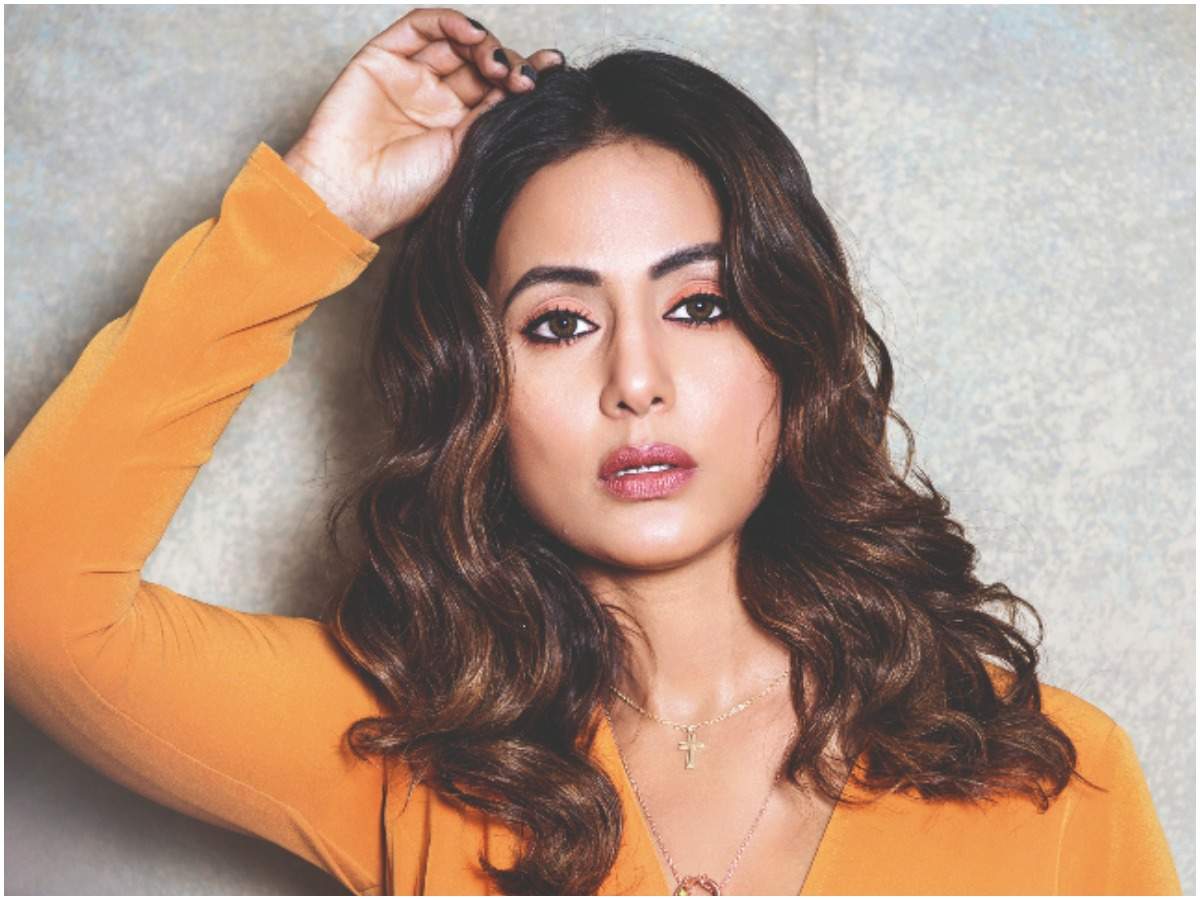 Hina Khan: Forget film roles, television actors aren&#39;t even considered when it comes to donning a big designer&#39;s outfit - Times of India