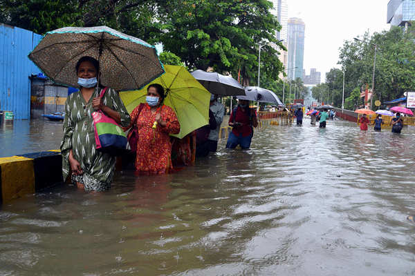 Massive rain lashes Mumbai