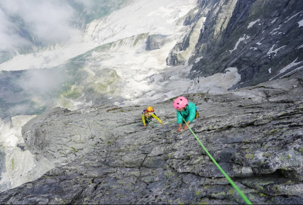 Unbelievable! This 3-year-old becomes the youngest person to scale 10000 ft high Swiss mountain Unbelievable! This 3-year-old becomes the youngest person to scale 10000 ft high Swiss mountain