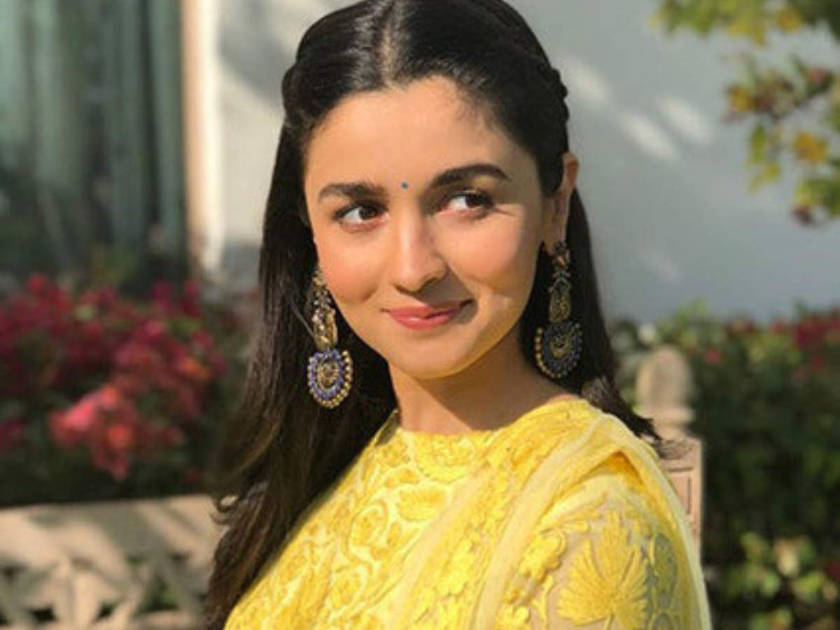 The most gorgeous yellow suits worn by Bollywood stars | The Times of India