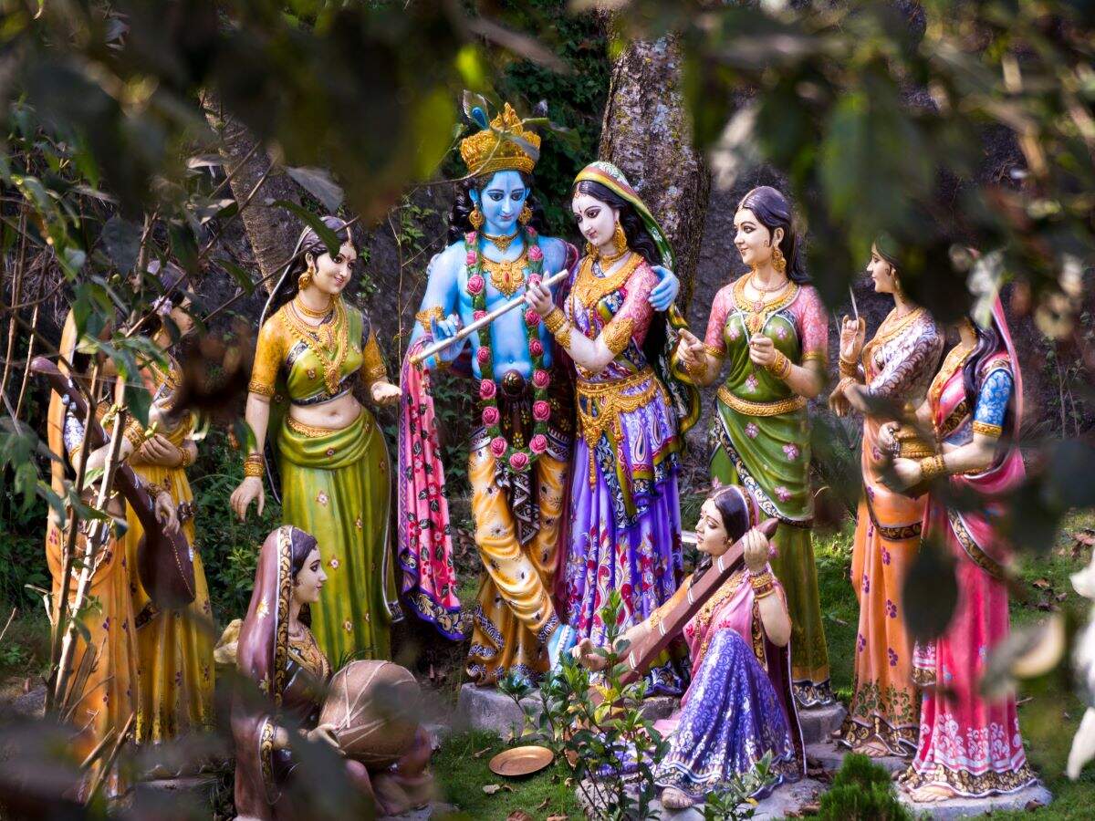 Janmashtami: Entry of outsiders banned in Mathura; online celebrations commence Janmashtami: Entry of outsiders banned in Mathura; online celebrations commence