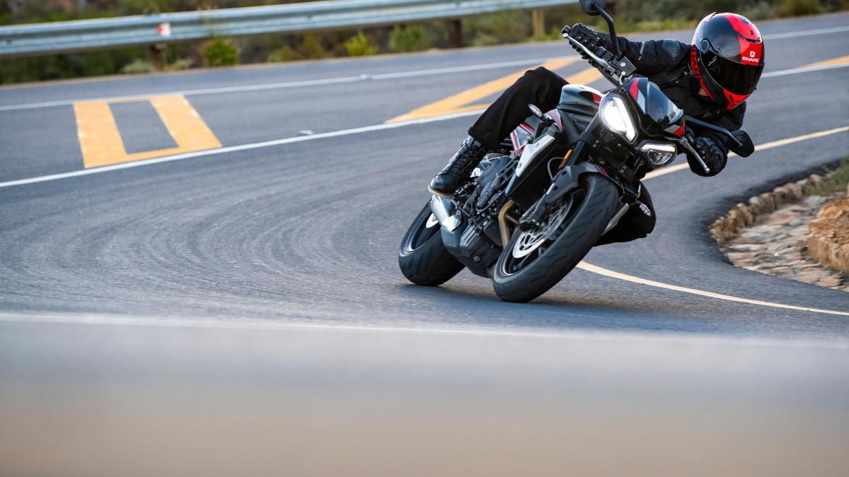 Triumph rides in Street Triple R in India | TOI AUTO