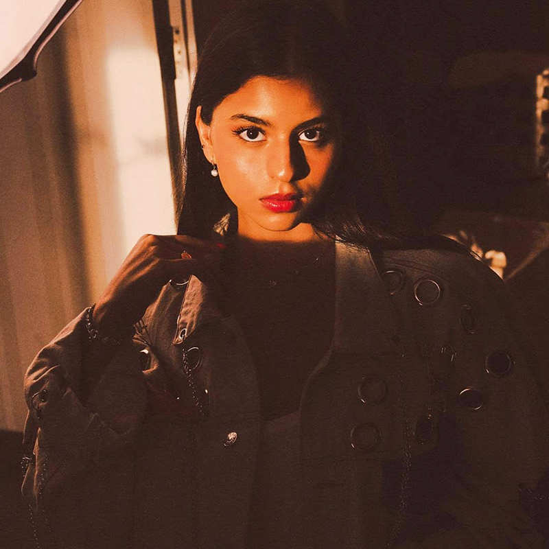 New glamorous pictures of Shah Rukh Khan's daughter Suhana Khan