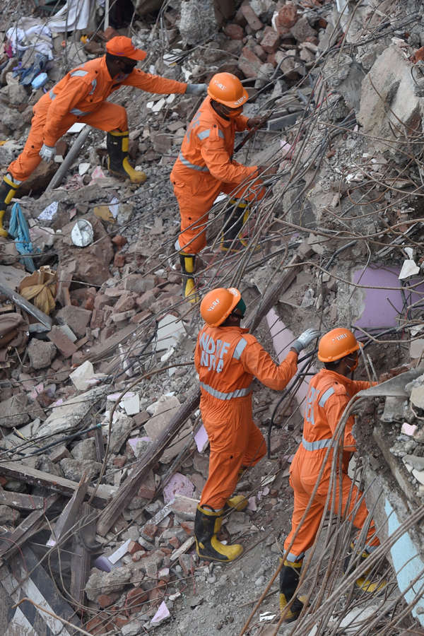 Raigad building collapse: Death toll hits 16, four-year-old rescued alive