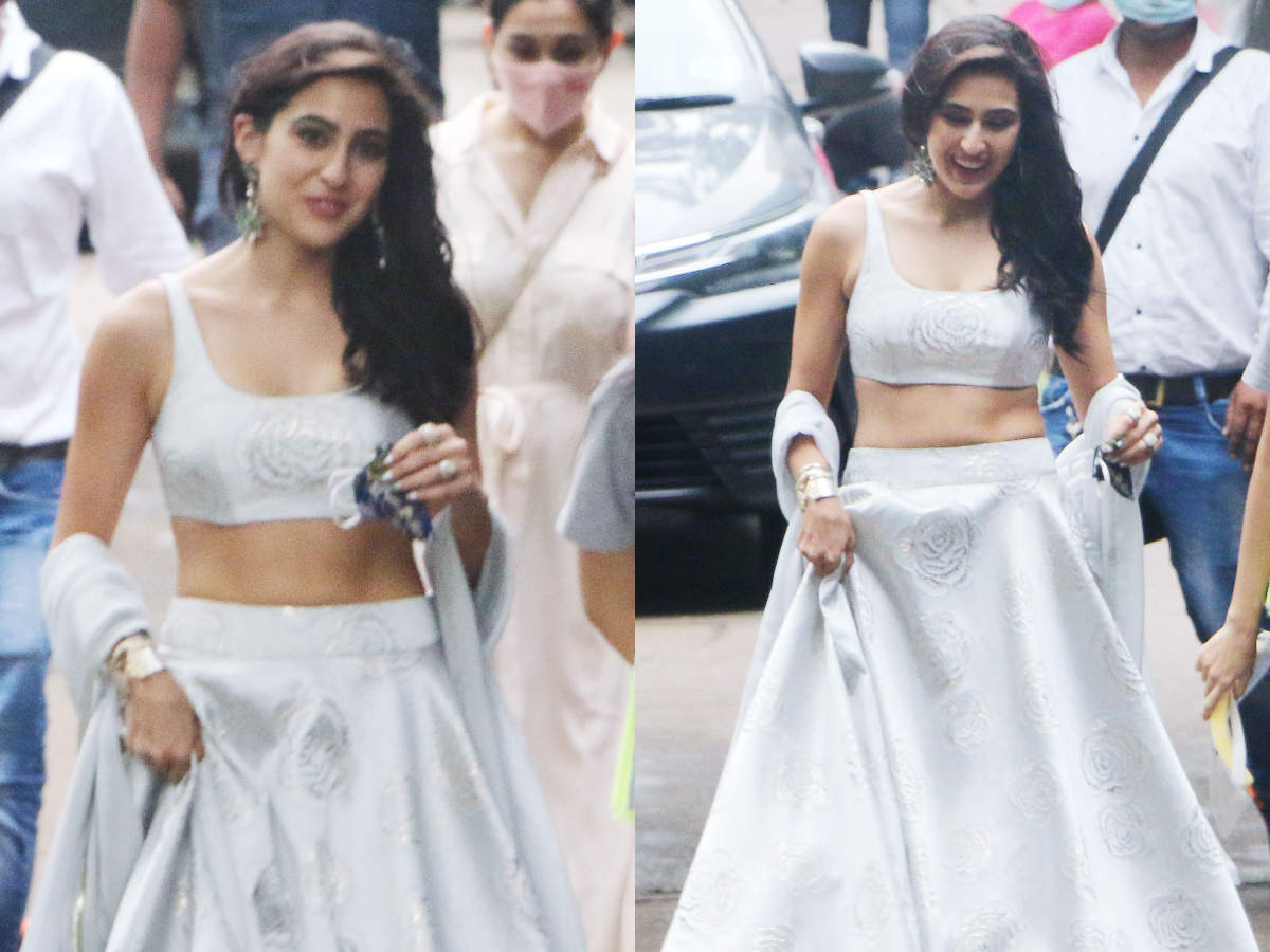 Sara Ali Khan looks like a modern-day princess in this lehenga - Times of India - the great indian news