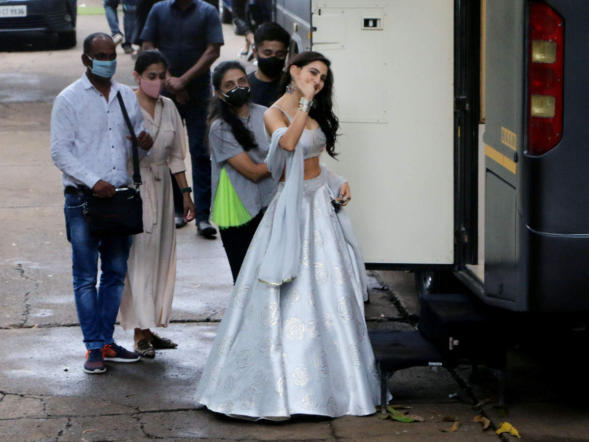 Sara Ali Khan looks like a modern-day princess in this lehenga - Times of India