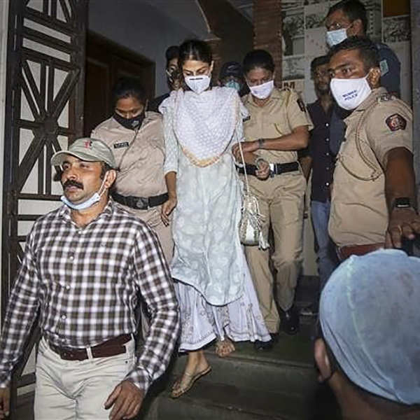 Pictures of Rhea Chakraborty arriving for CBI probe go viral; #ArrestRheaNow trends on social media