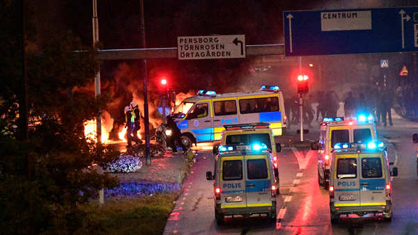 Sweden: Protest against Quran-burning turns violent