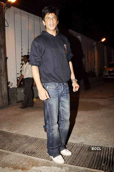 SRK spotted outside Mannat