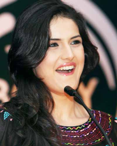 Smiley Zareen Khan