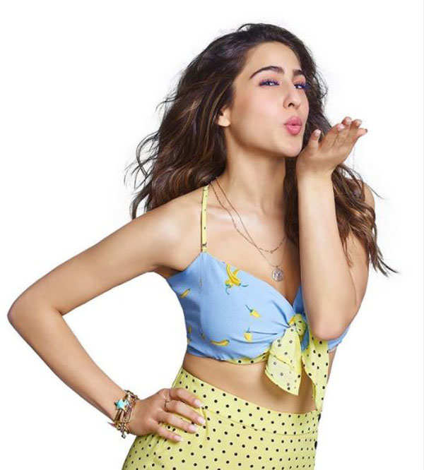 Sara Ali Khan chills in Goa with her friends