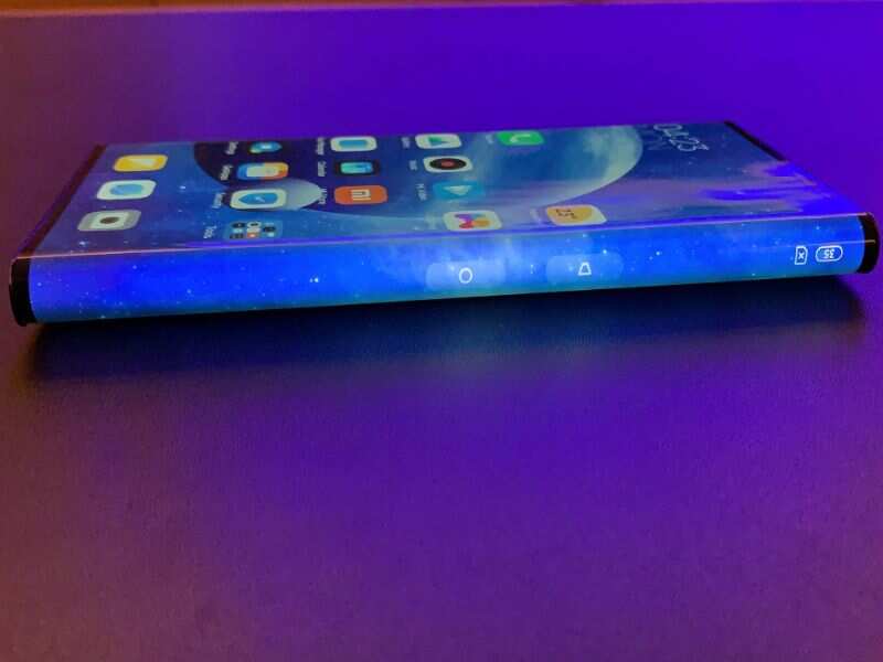 Colour-changing glass, inbuilt earbuds and 5 other tech that you may see in future smartphones
