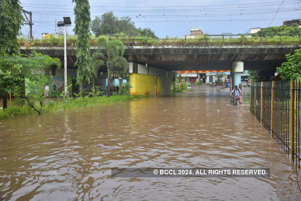 Massive rain causes waterlogging in Navi Mumbai