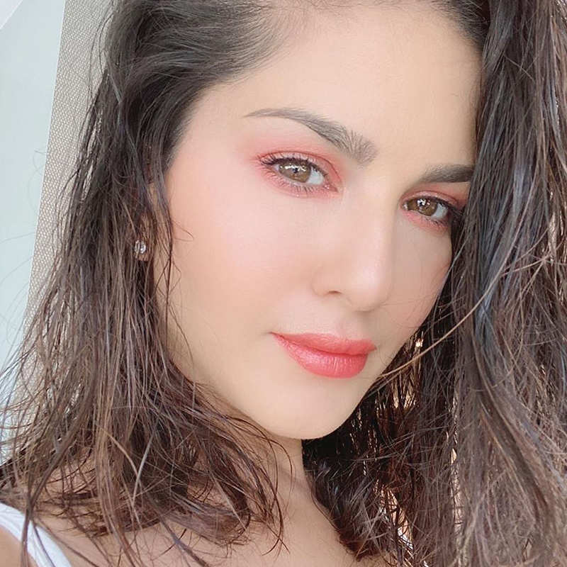Sunny Leone is turning up the heat with her new pool pictures