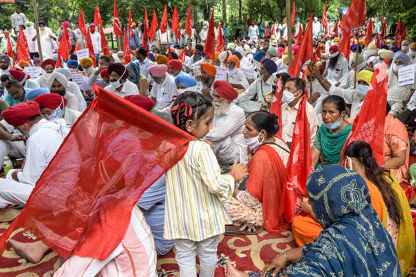 Farmers stage protest against privatisation of electricity board Amritsar