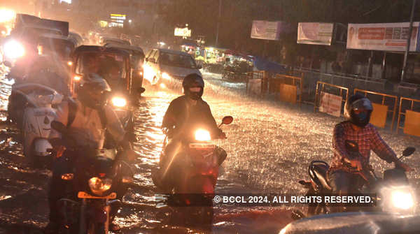 Two killed as heavy rains lash Hyderabad