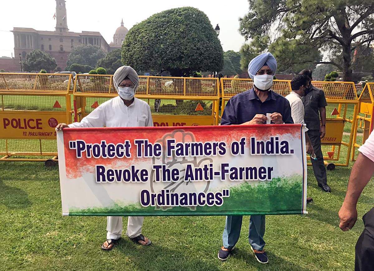 Navjot Singh Sidhu supports farmers’ agitation against Agriculture Bills