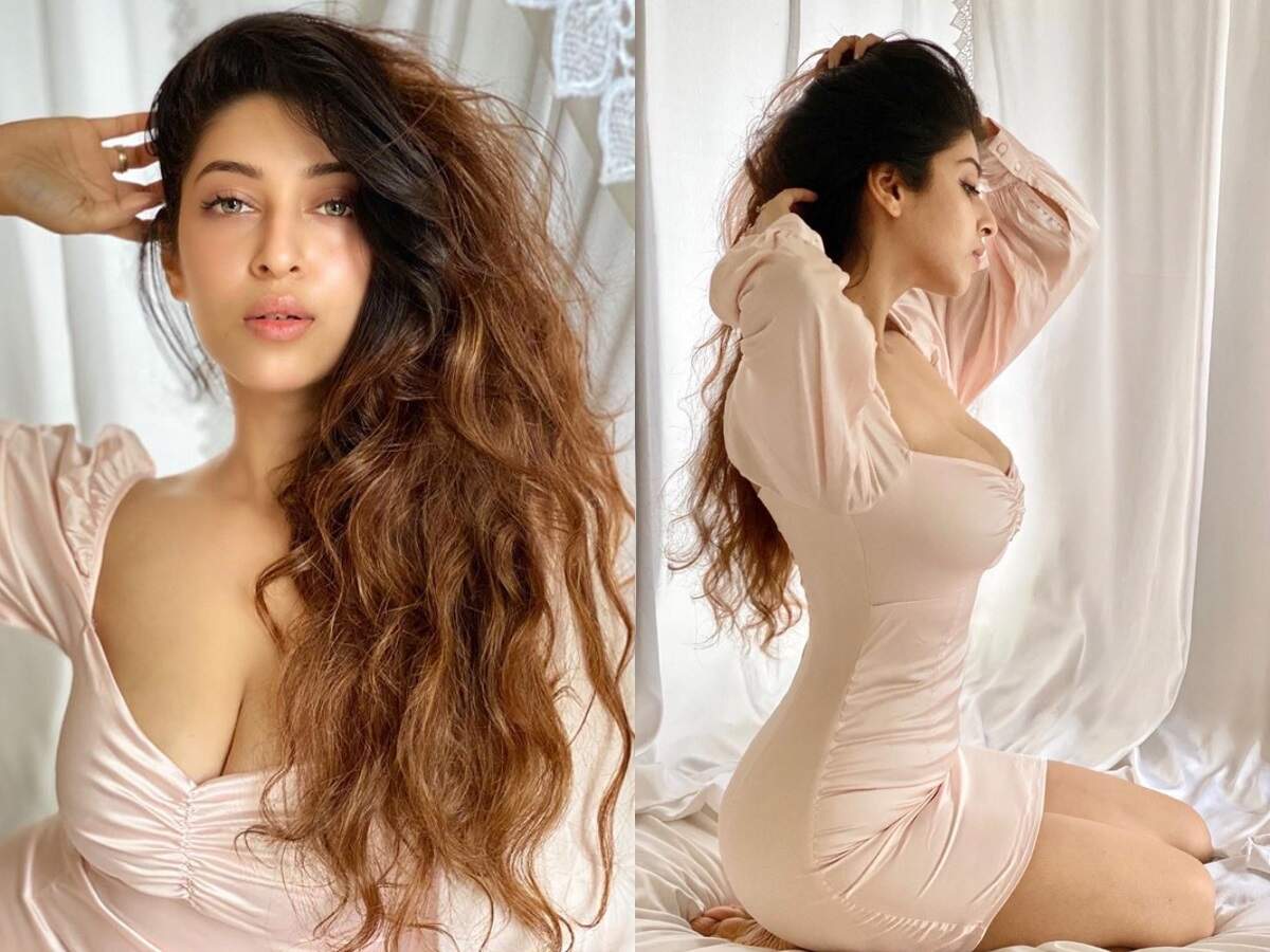 Sonarika bhadoria hottest